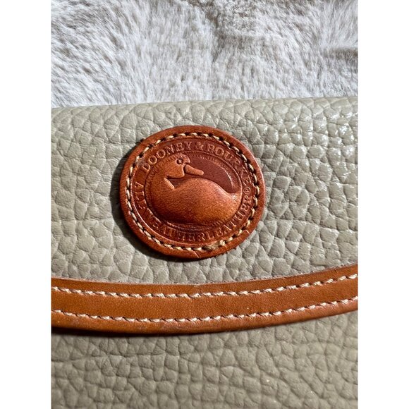 Dooney & Bourke Pebbled Leather Wallet W/ Coin Compartment & Card Slots - Picture 2 of 15
